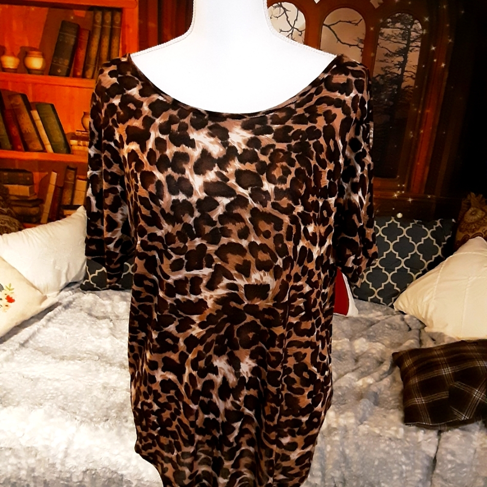 Leopard print top